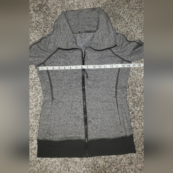 Lululemon Athletica| Be Present Jacket - Picture 6 of 8